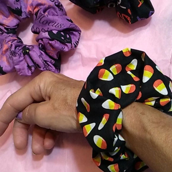 Halloween scrunchies - Picture 4 of 4